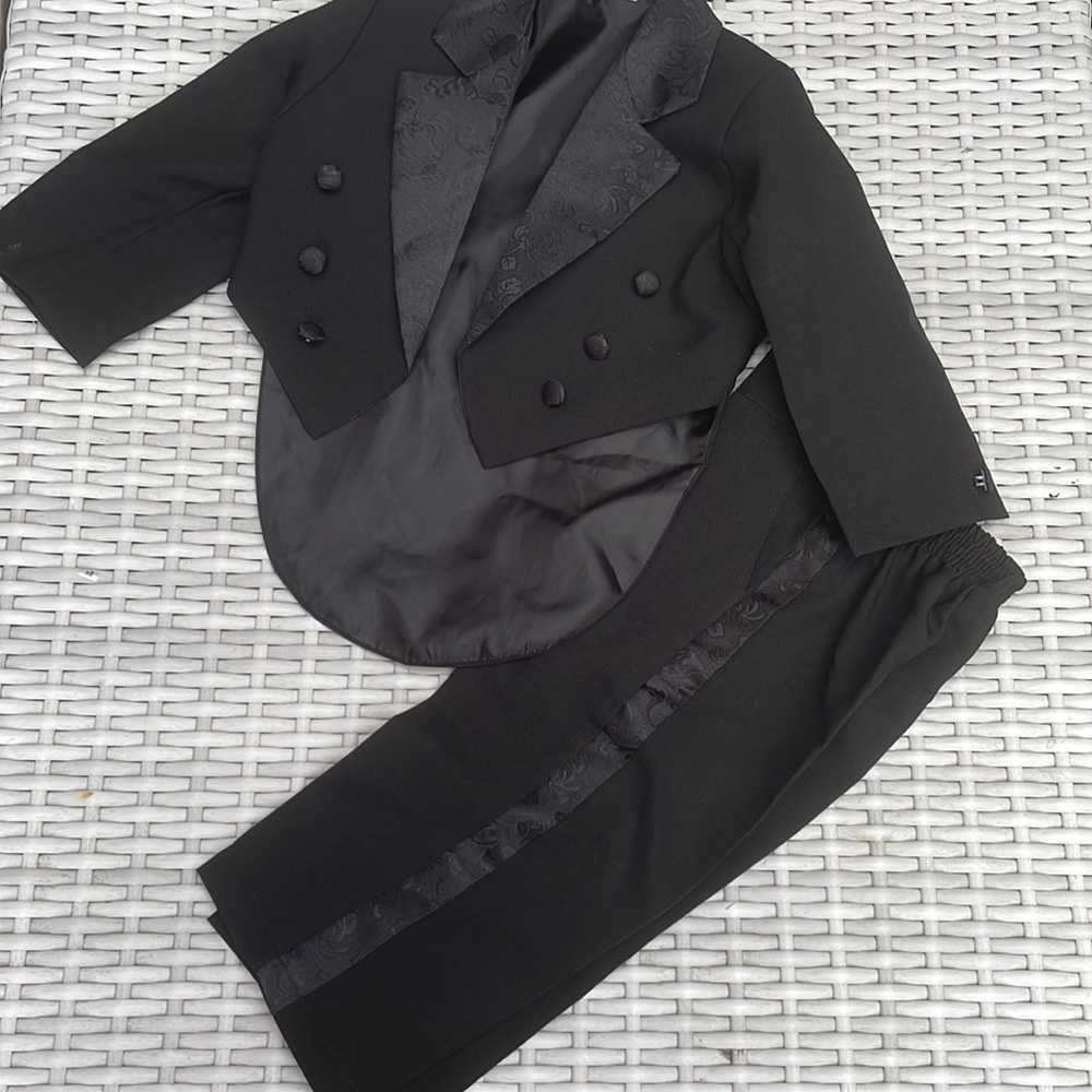 Boys Tuxedo Suit 2 Piece Jacket & Pants Size 1